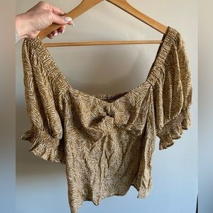 NWT Nine West women’s puff sleeve top